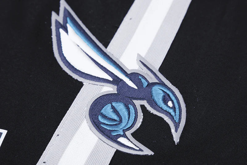 NBA CHARLOTTE HORNETS CLASSIC CHENILLE MEN'S SHORT