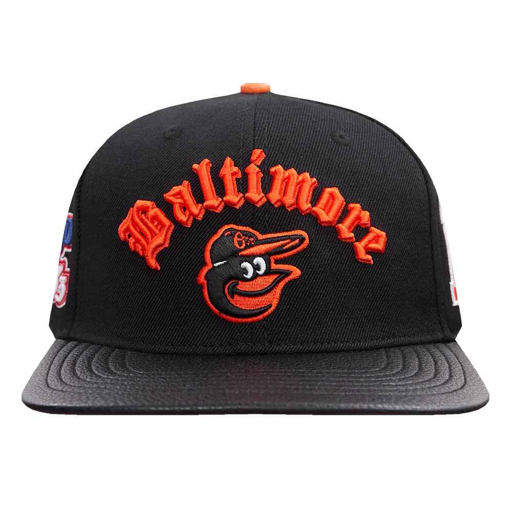 MLB BALTIMORE ORIOLES OLD ENGLISH UNISEX 6 PANEL LEATHER STRAPBACK
