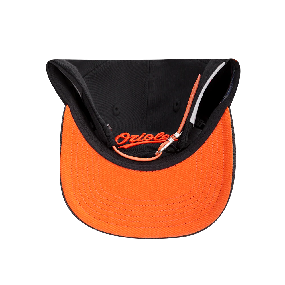 MLB BALTIMORE ORIOLES OLD ENGLISH UNISEX 6 PANEL LEATHER STRAPBACK