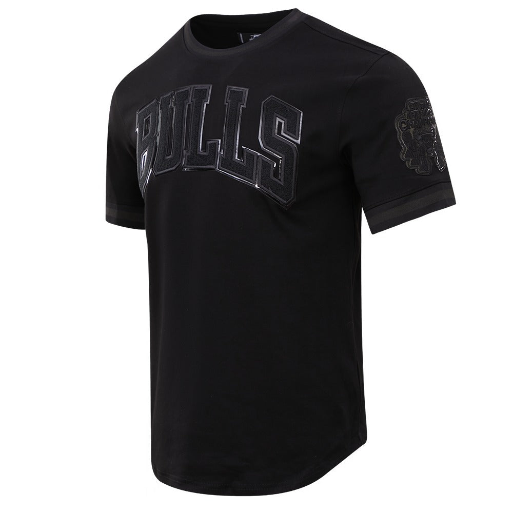 CHICAGO BULLS TRIPLE BLACK DK TEE